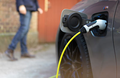 Laddbox & elbilsladdning med installation av Halmstad Elektriska